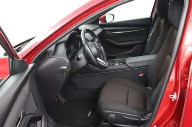 Mazda 3 (2022) thumbnail 4
