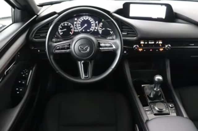 Mazda 3 (2023) thumbnail 3