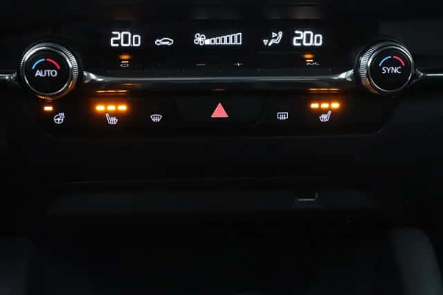 Mazda 3 (2021) thumbnail 5