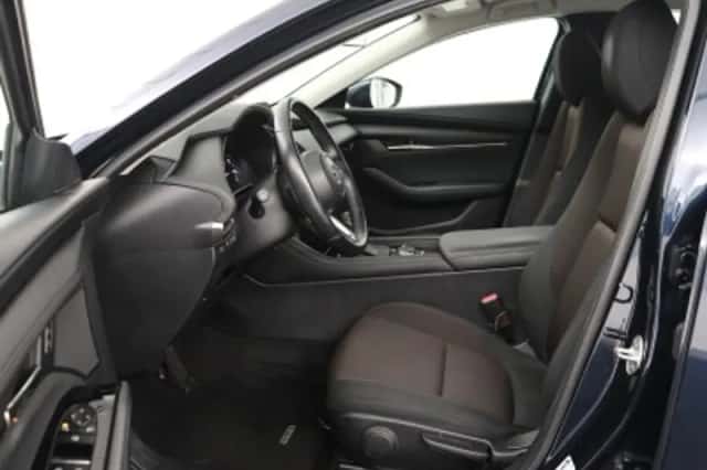 Mazda 3 (2021) thumbnail 4
