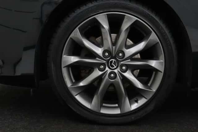 Mazda 3 (2017) thumbnail 2