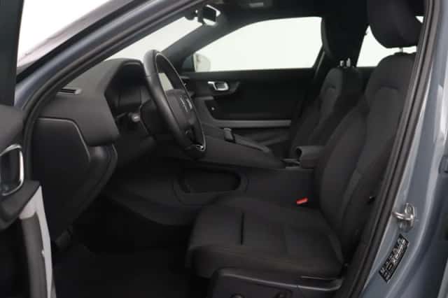 Polestar 2 (2020) thumbnail 4