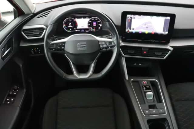 SEAT Leon (2022) thumbnail 4