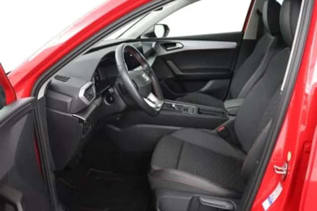SEAT Leon (2022) thumbnail 4