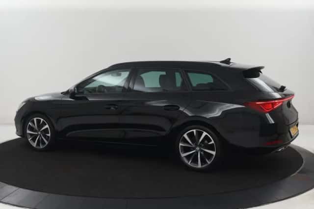 SEAT Leon (2021) thumbnail 3