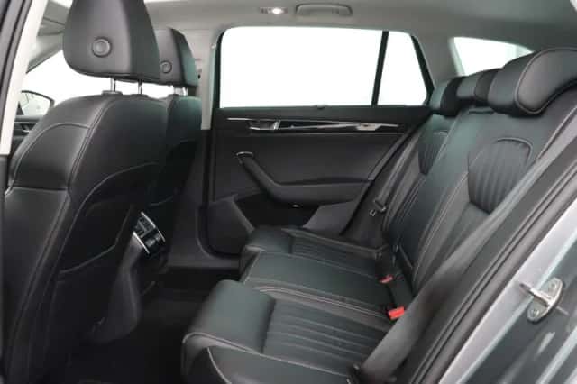 Škoda Superb (2022) thumbnail 5