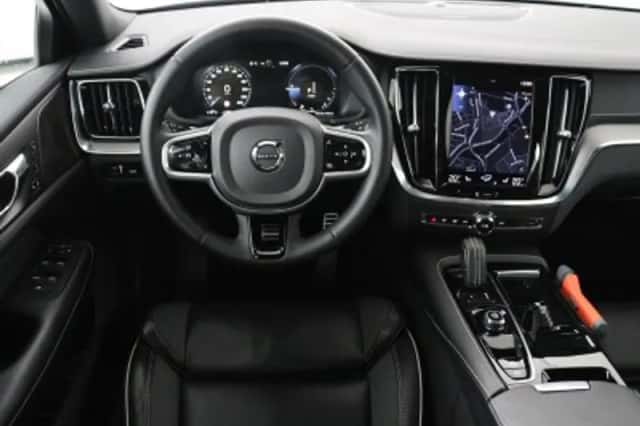 Volvo S60 (2022) thumbnail 3