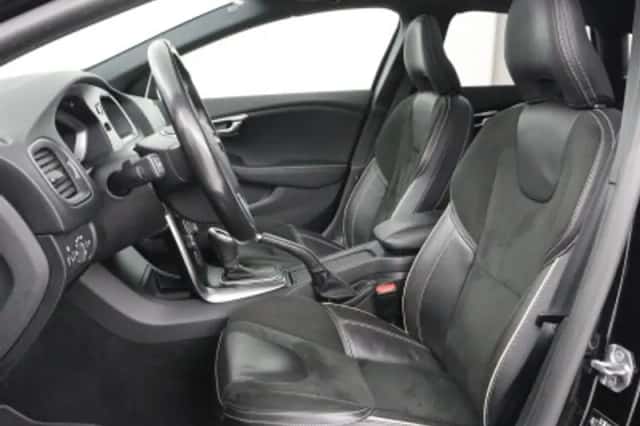 Volvo V40 (2020) thumbnail 5
