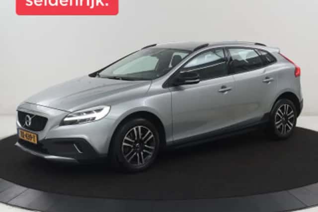Volvo V40 (2018) thumbnail 1