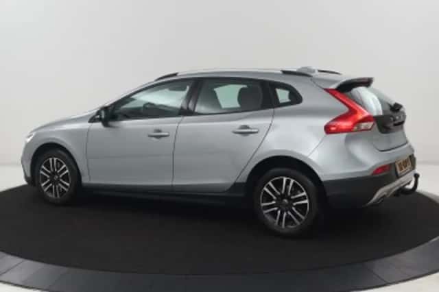 Volvo V40 (2018) thumbnail 2