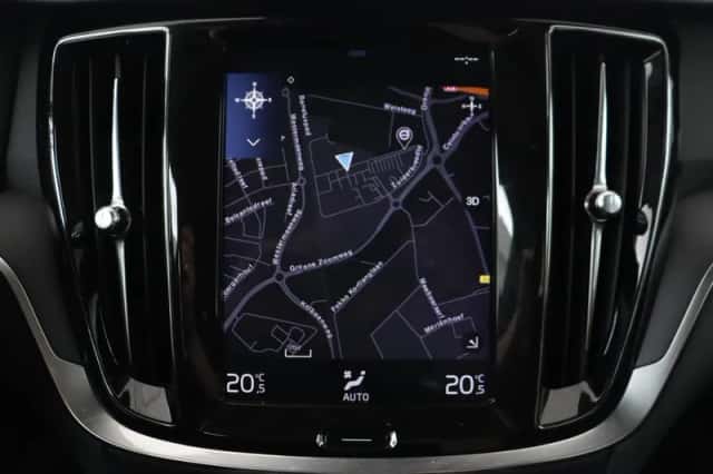 Volvo V60 (2019) thumbnail 3