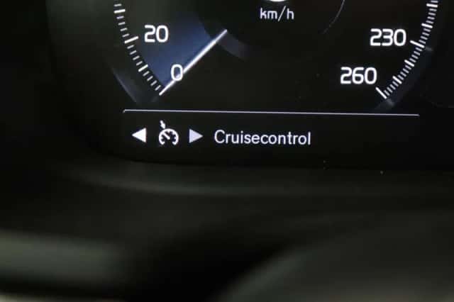 Volvo V60 (2019) thumbnail 5