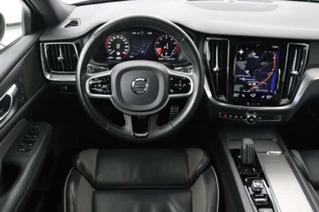 Volvo V60 (2020) thumbnail 3