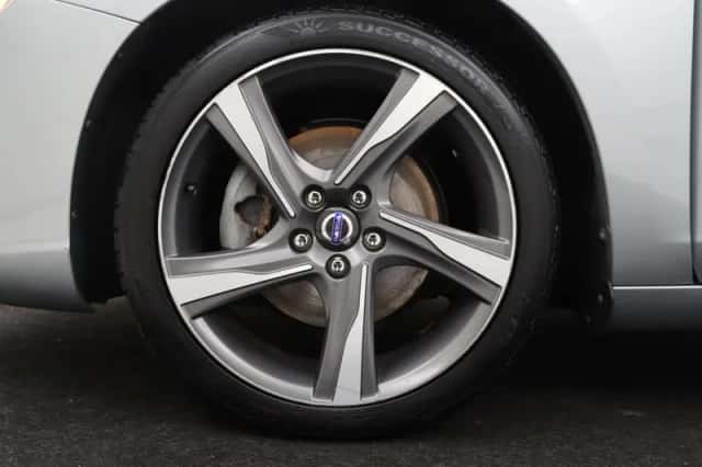 Volvo V60 (2013) thumbnail 1