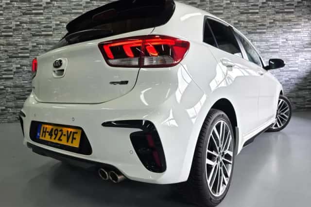 Kia Rio (2020) thumbnail 2