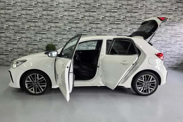 Kia Rio (2020) thumbnail 4