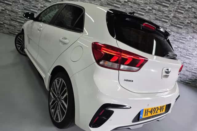 Kia Rio (2020) thumbnail 6