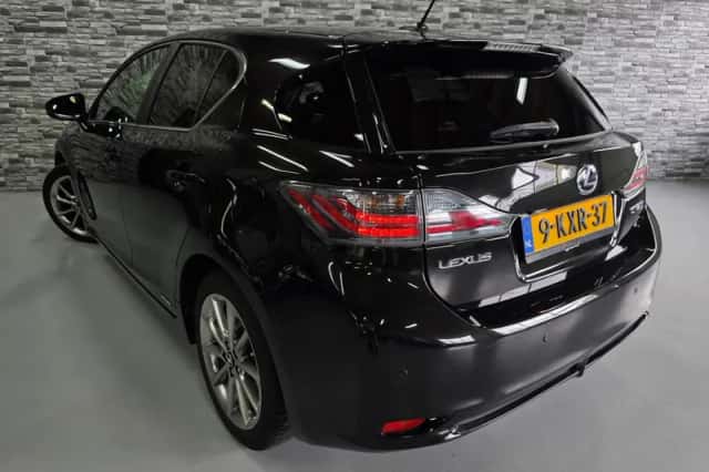 Lexus CT (2013) thumbnail 2