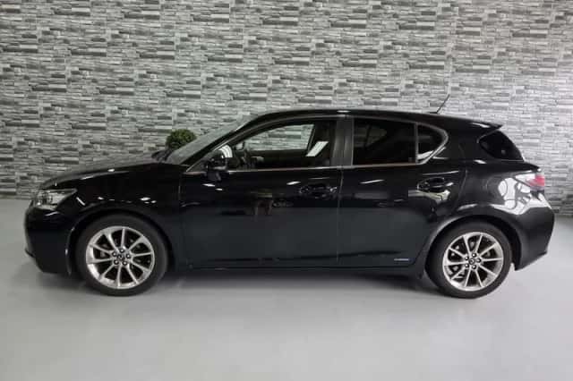 Lexus CT (2013) thumbnail 3