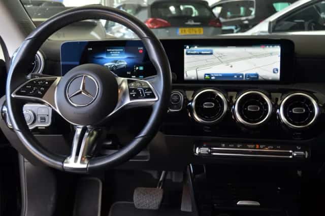 Mercedes-Benz CLA-Klasse (2023) thumbnail 2