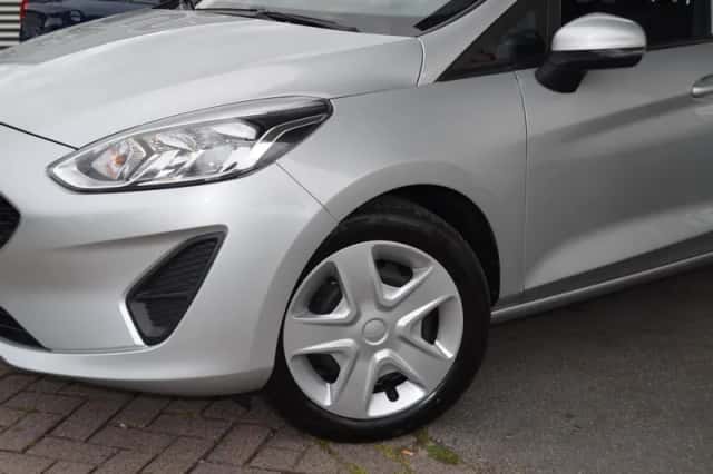 Ford Fiesta (2018) thumbnail 2