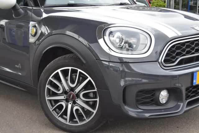 MINI Countryman (2019) thumbnail 4