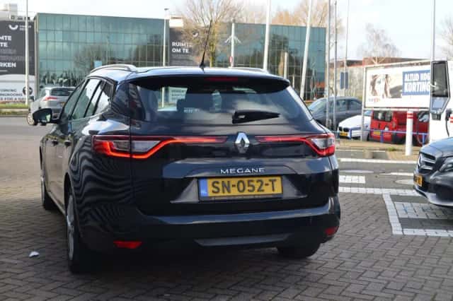 Renault Mégane (2018) thumbnail 5