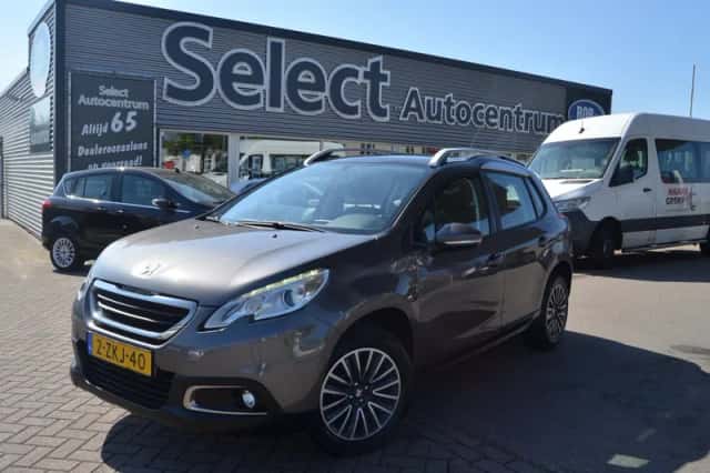 Peugeot 2008 (2015) thumbnail 2