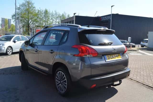 Peugeot 2008 (2015) thumbnail 4