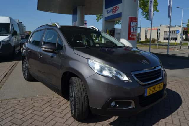 Peugeot 2008 (2015) thumbnail 6