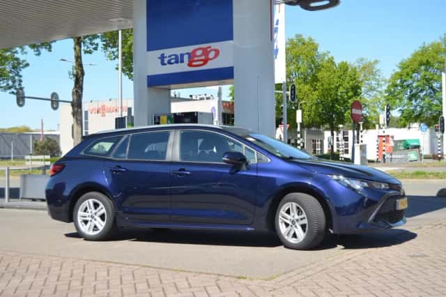 Toyota Corolla (2022) thumbnail 3