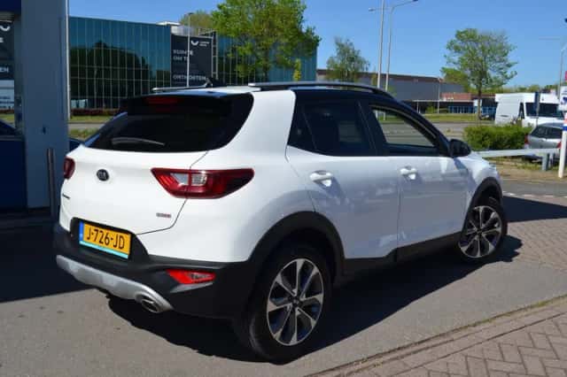 Kia Stonic (2020) thumbnail 5