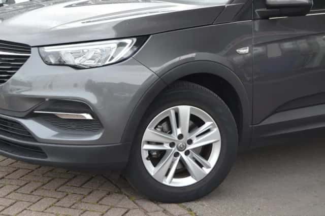 Opel Grandland X (2021) thumbnail 2