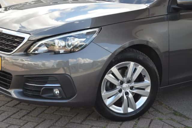 Peugeot 308 (2020) thumbnail 2
