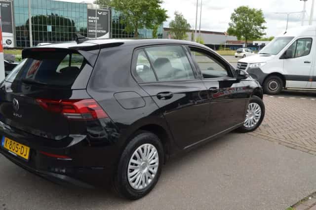 Volkswagen Golf (2020) thumbnail 4