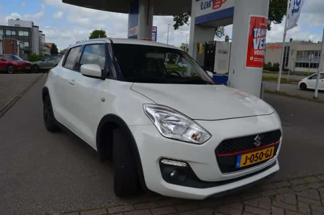 Suzuki Swift (2020) thumbnail 5