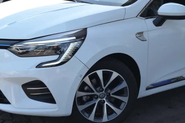 Renault Clio (2021) thumbnail 2