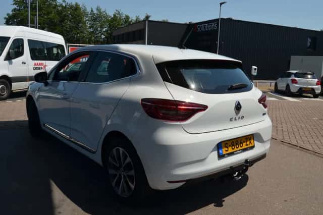 Renault Clio (2021) thumbnail 3