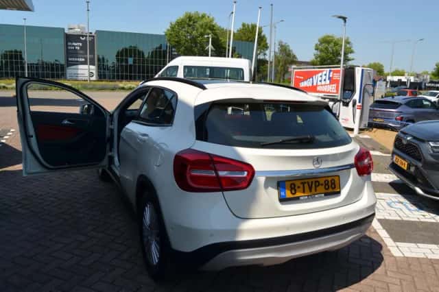 Mercedes-Benz GLA (2014) thumbnail 5