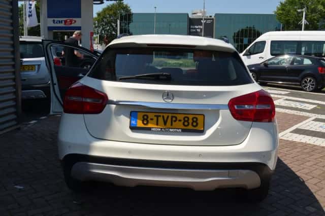 Mercedes-Benz GLA (2014) thumbnail 6