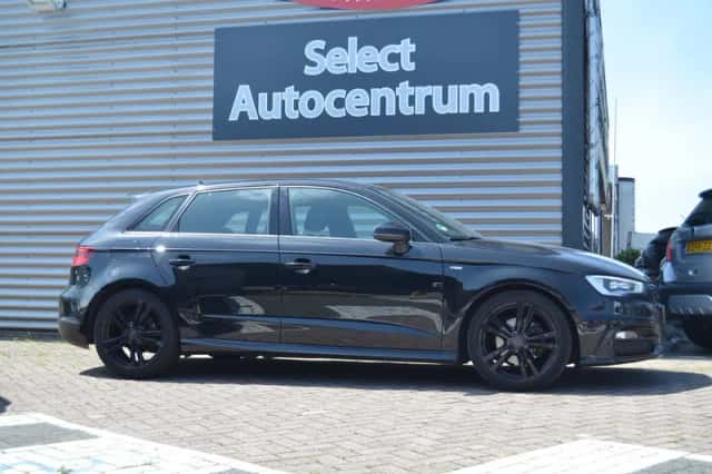 Audi A3 (2016) thumbnail 3
