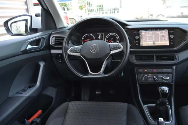 Volkswagen T-Cross (2021) thumbnail 2