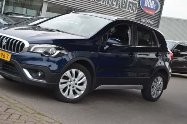 Suzuki S-Cross (2019) thumbnail 4
