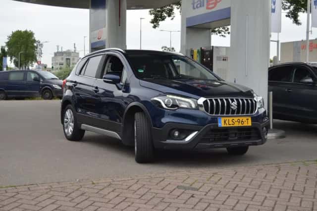 Suzuki S-Cross (2019) thumbnail 6