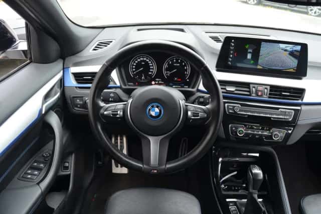 BMW X2 (2022) thumbnail 2
