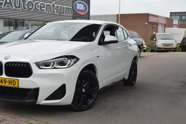 BMW X2 (2022) thumbnail 4