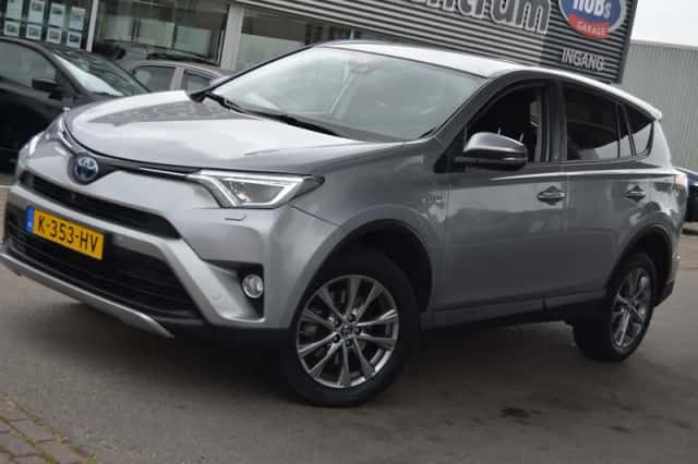 Toyota RAV4 (2018) thumbnail 3