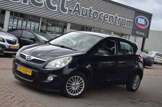 Hyundai i20 (2012) thumbnail 3