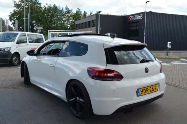 Volkswagen Scirocco (2018) thumbnail 2
