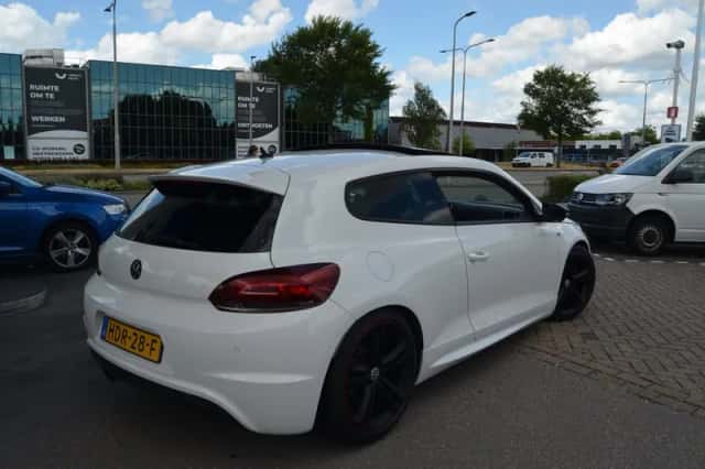 Volkswagen Scirocco (2018) thumbnail 3